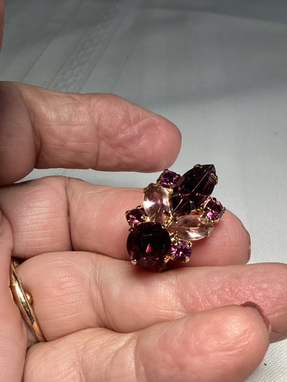 Vintage purple rhinestone clip and earrings stunning Juliana style - Picture 6 of 10